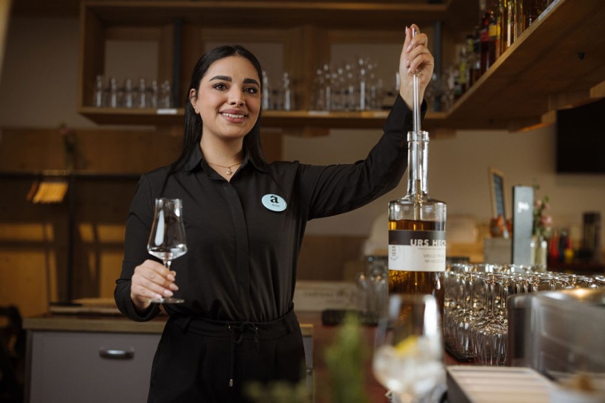 Servicemitarbeiter*in oder Restaurantfach- frau*mann EFZ